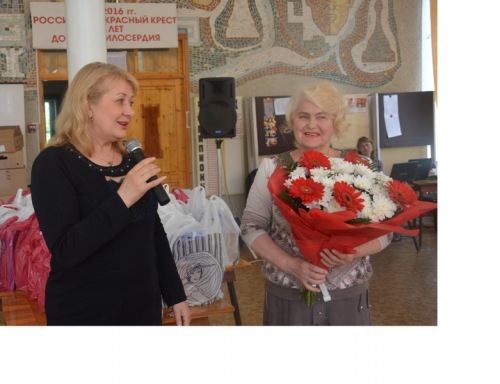 Глава района Ольга Мельникова поздравила  сотрудников  Белокалитвинского отделения Красного Креста с профессиональным праздником