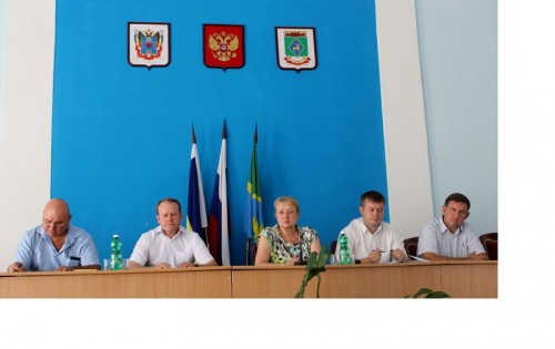 «Подготовка жилищного фонда, объектов инженерной и соц.инфраструктуры к эксплуатации в осенне-зимний период 2016-2017 годов должна быть завершена в установленные сроки», - подчеркнула Глава района Ольга Мельникова