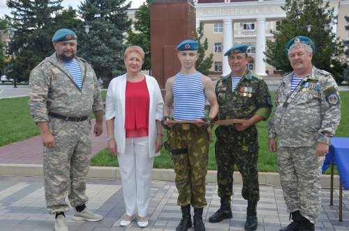 «Никто, кроме нас!» – в Белокалитвинском районе состоялись торжественные мероприятия, посвященные 90-летию со дня образования Воздушно-десантных войск