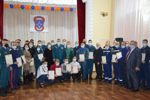 Белокалитвинским спасателям вручены Почетные грамоты главы Администрации района