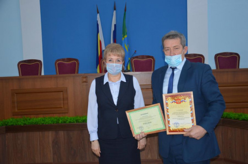 Глава Администрации района вручила сертификаты лучшим белокалитвинским ТОСам