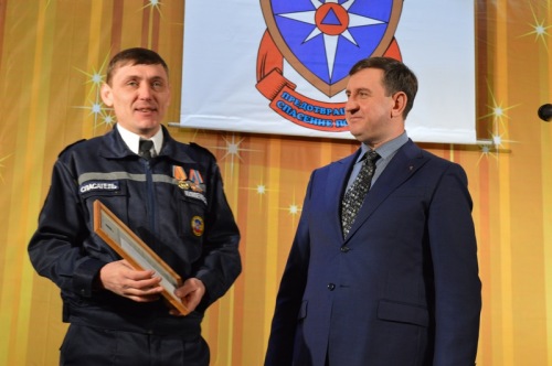 Спасатели Белокалитвинского района отмечены Почетными грамотами Главы района