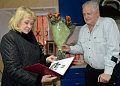 В день своего 75-летия Почетный гражданин города Белая Калитва и района Иван Дорошенко принимал поздравления от Главы района  Ольги Мельниковой
