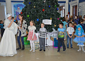 Поздравления с наступающим Новым годом принимают юные белокалитвинцы и ветераны труда